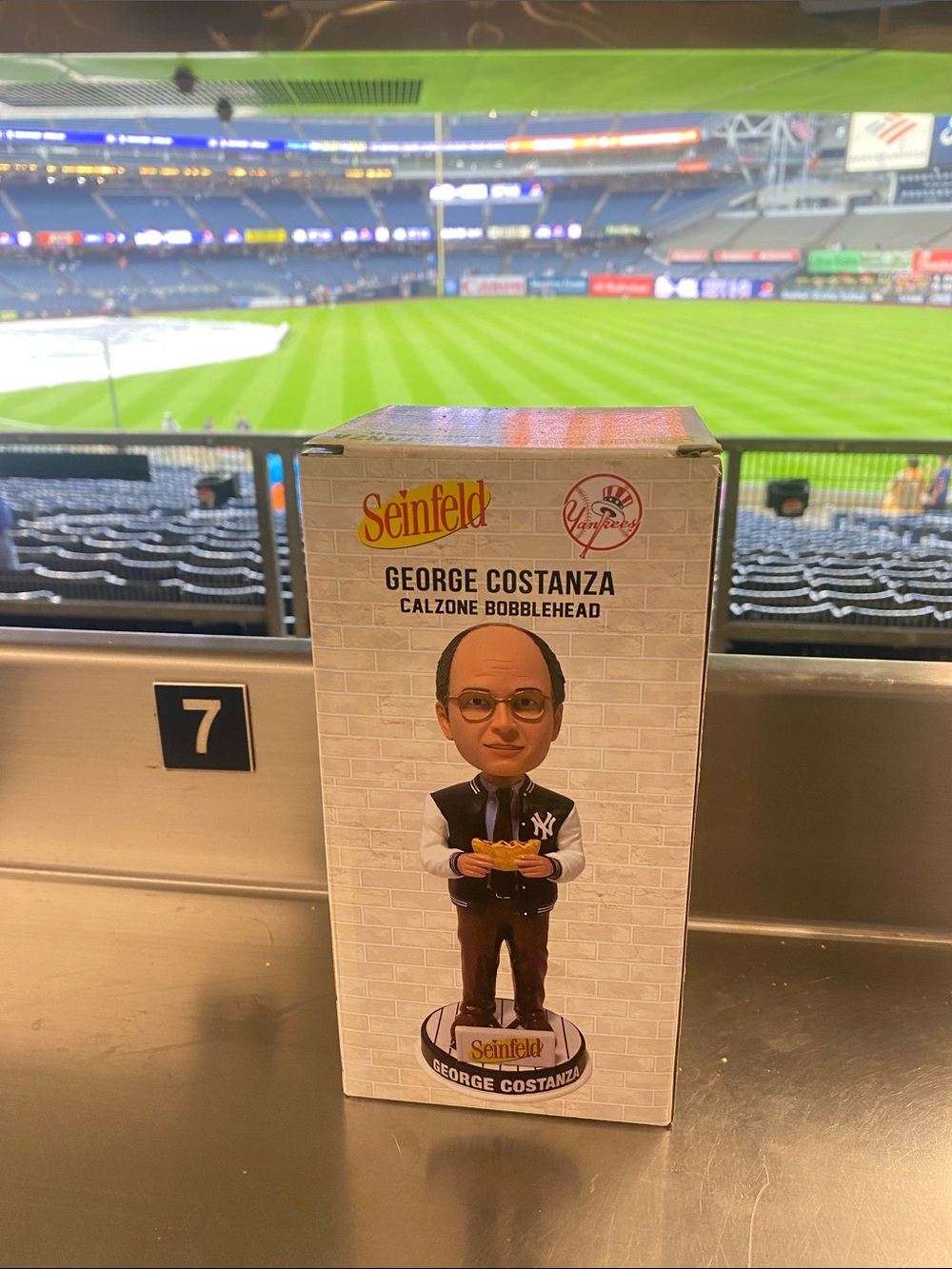 New York Yankees Seinfeld George Costanza Calzone Bobblehead 8-27-26 NIB NWT